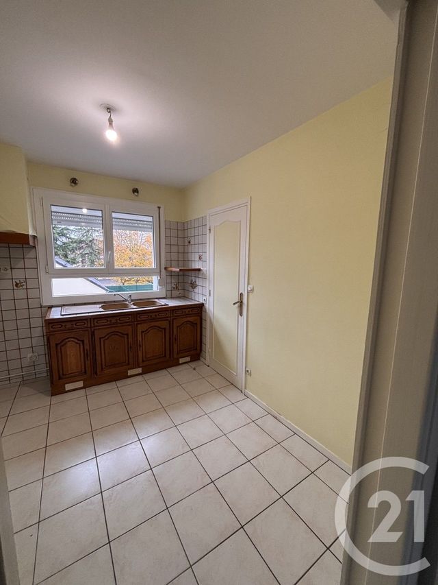 Appartement F4 &agrave; louer - 4 pi&egrave;ces - 73,88 m2 - Alencon - 61 - BASSE-NORMANDIE