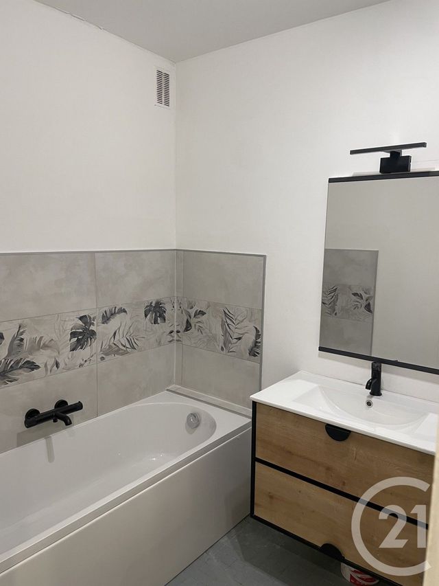 Appartement F4 &agrave; louer - 4 pi&egrave;ces - 76,53 m2 - Alencon - 61 - BASSE-NORMANDIE