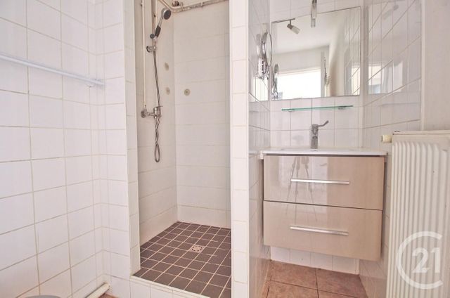 Appartement F3 &agrave; louer - 2 pi&egrave;ces - 39,90 m2 - Montluel - 01 - RHONE-ALPES