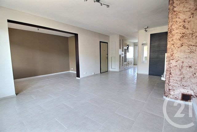 Appartement F4 &agrave; louer - 4 pi&egrave;ces - 79 m2 - La Boisse - 01 - RHONE-ALPES