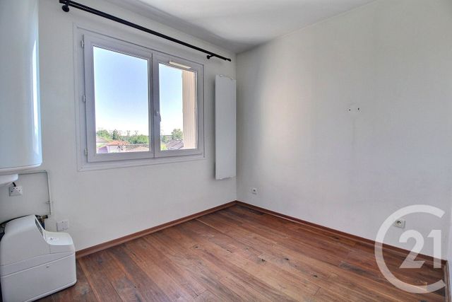 Appartement F4 &agrave; louer - 4 pi&egrave;ces - 79 m2 - La Boisse - 01 - RHONE-ALPES