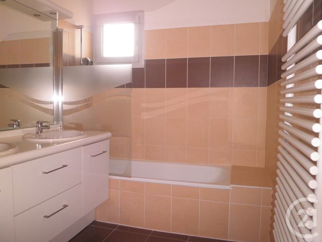 Appartement F5 &agrave; louer - 5 pi&egrave;ces - 107 m2 - Montluel - 01 - RHONE-ALPES