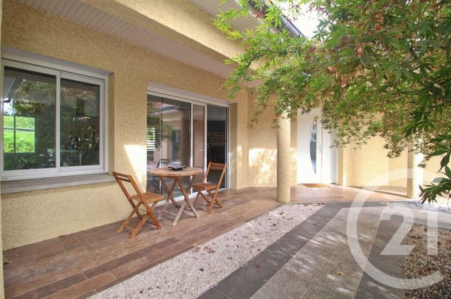 Maison 5 pièces 148 m² · à Sainte-Croix · 148 m² · 468 750 €