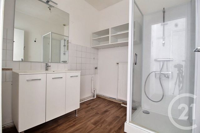 Appartement Duplex &agrave; louer - 5 pi&egrave;ces - 60 m2 - Montluel - 01 - RHONE-ALPES