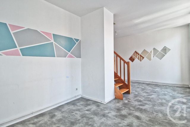 Appartement Duplex &agrave; louer - 5 pi&egrave;ces - 60 m2 - Montluel - 01 - RHONE-ALPES