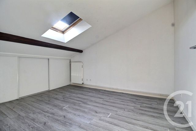Appartement Duplex &agrave; louer - 5 pi&egrave;ces - 60 m2 - Montluel - 01 - RHONE-ALPES