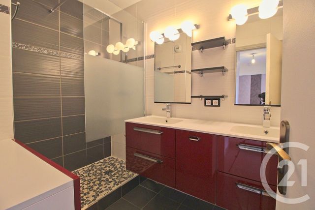 Appartement F2 &agrave; louer - 2 pi&egrave;ces - 50 m2 - Montluel - 01 - RHONE-ALPES
