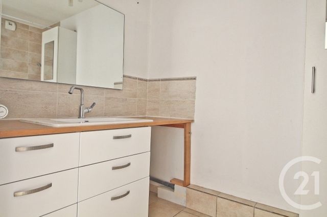 Appartement F3 &agrave; louer - 3 pi&egrave;ces - 65 m2 - Dagneux - 01 - RHONE-ALPES