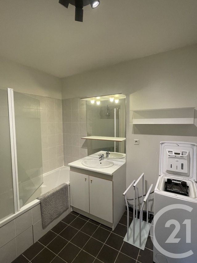 Appartement T3 &agrave; louer - 3 pi&egrave;ces - 55,51 m2 - Montluel - 01 - RHONE-ALPES