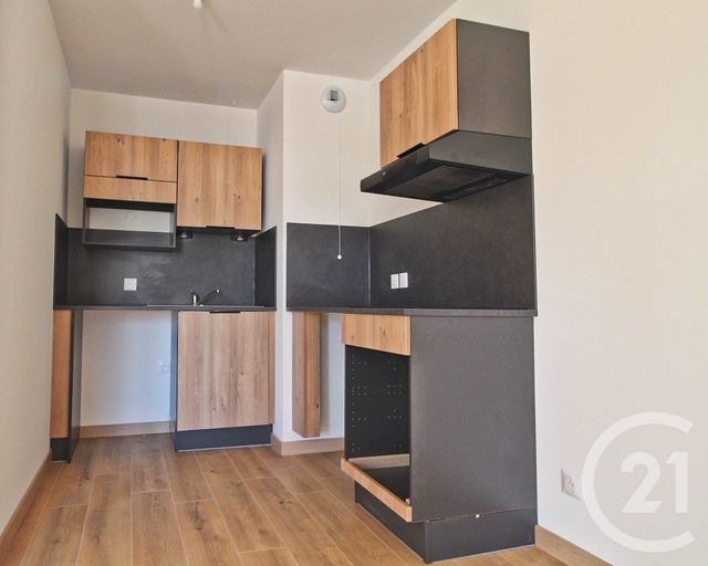 Appartement F3 &agrave; louer - 3 pi&egrave;ces - 66,34 m2 - Montluel - 01 - RHONE-ALPES