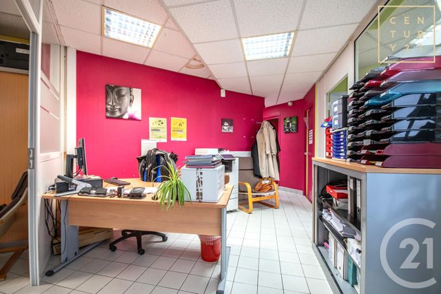 Appartement Local à vendre - 7 pièces - 76 m2 - Maubeuge - 59 - NORD-PAS-DE-CALAIS