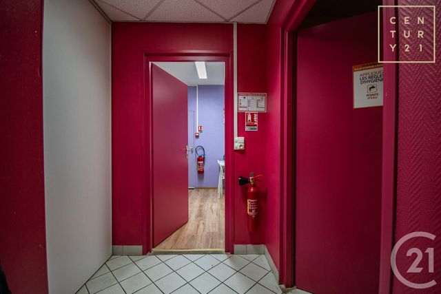 Appartement Local à vendre - 7 pièces - 76 m2 - Maubeuge - 59 - NORD-PAS-DE-CALAIS