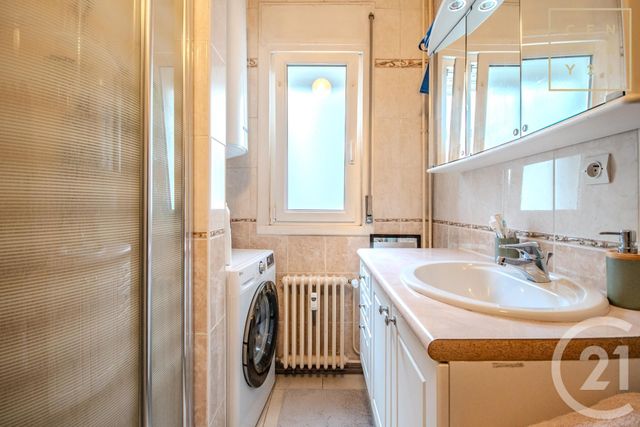 Appartement F4 à vendre - 4 pièces - 74 m2 - Maubeuge - 59 - NORD-PAS-DE-CALAIS