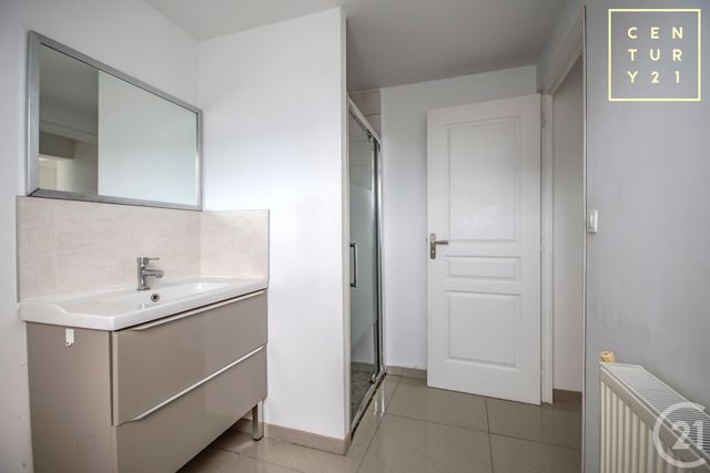 Maison &agrave; louer - 5 pi&egrave;ces - 94,18 m2 - Louvroil - 59 - NORD-PAS-DE-CALAIS