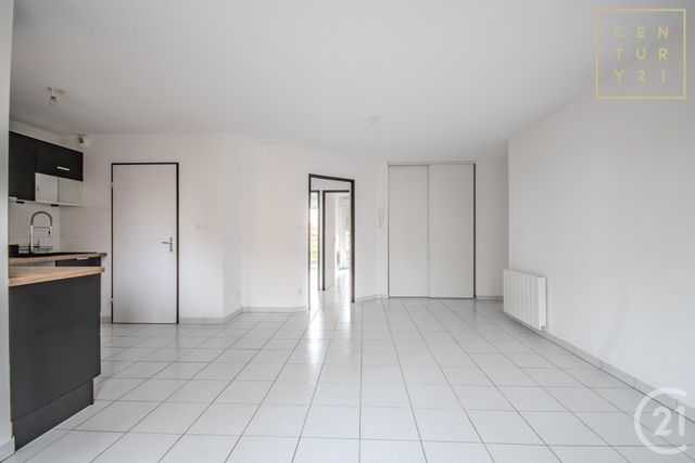 Appartement T3 &agrave; louer - 4 pi&egrave;ces - 62,05 m2 - Maubeuge - 59 - NORD-PAS-DE-CALAIS