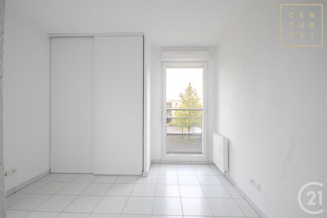 Appartement T3 &agrave; louer - 4 pi&egrave;ces - 62,05 m2 - Maubeuge - 59 - NORD-PAS-DE-CALAIS