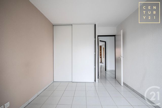 Appartement T3 &agrave; louer - 4 pi&egrave;ces - 62,05 m2 - Maubeuge - 59 - NORD-PAS-DE-CALAIS