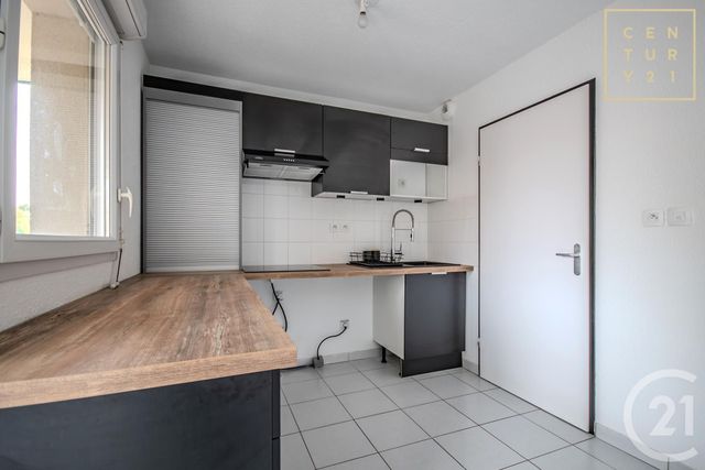Appartement T3 &agrave; louer - 4 pi&egrave;ces - 62,05 m2 - Maubeuge - 59 - NORD-PAS-DE-CALAIS