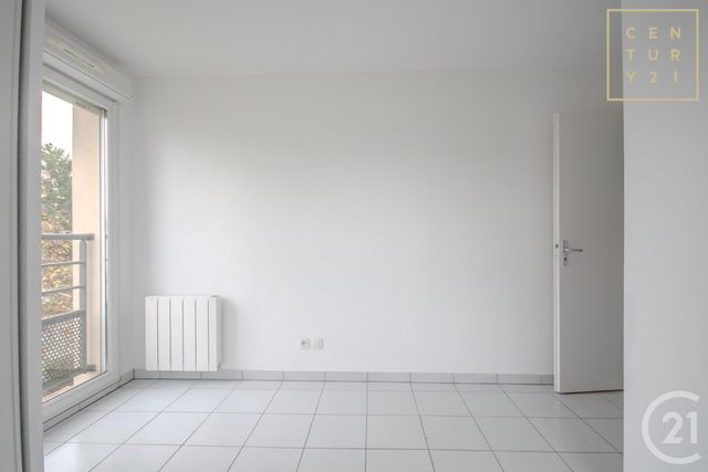 Appartement T3 &agrave; louer - 4 pi&egrave;ces - 62,05 m2 - Maubeuge - 59 - NORD-PAS-DE-CALAIS