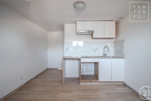 Appartement Studio &agrave; louer - 2 pi&egrave;ces - 15,32 m2 - Hautmont - 59 - NORD-PAS-DE-CALAIS