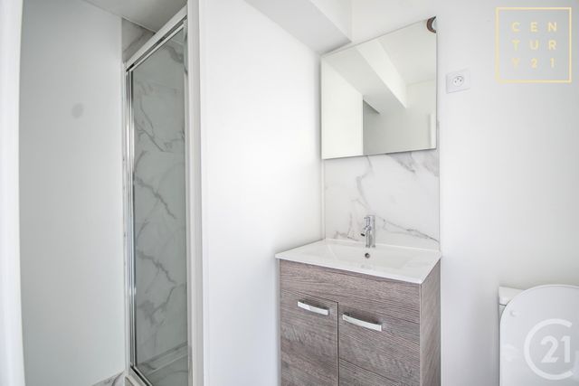 Appartement Studio &agrave; louer - 2 pi&egrave;ces - 15,32 m2 - Hautmont - 59 - NORD-PAS-DE-CALAIS