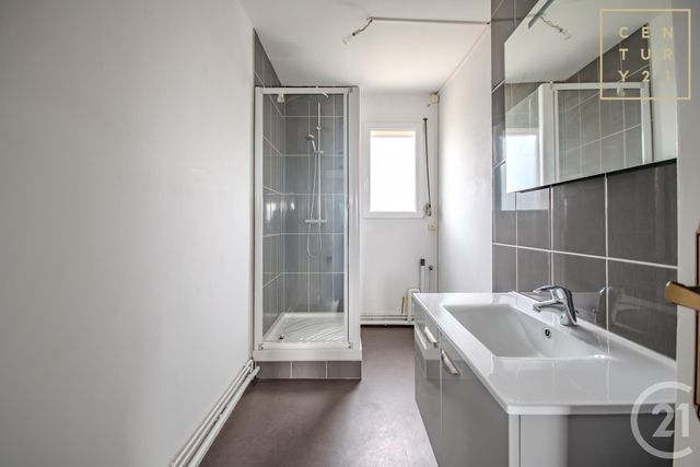 Appartement F5 &agrave; louer - 5 pi&egrave;ces - 73 m2 - Maubeuge - 59 - NORD-PAS-DE-CALAIS