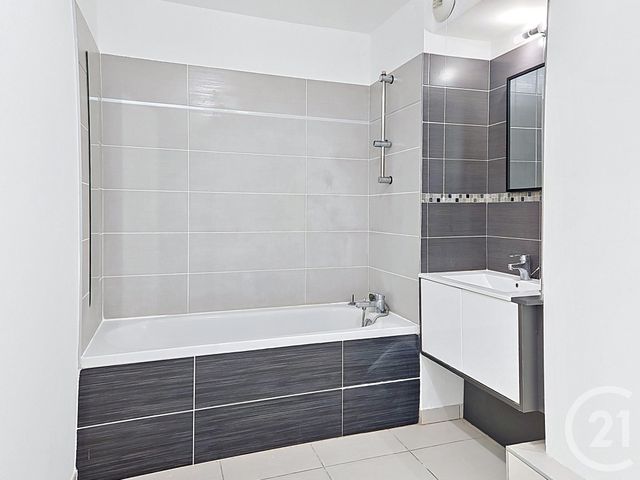 Appartement F3 &agrave; louer - 3 pi&egrave;ces - 71,80 m2 - Castelnau Le Lez - 34 - LANGUEDOC-ROUSSILLON