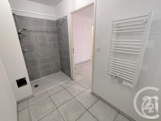 Appartement F2 &agrave; louer - 2 pi&egrave;ces - 41,50 m2 - Nimes - 30 - LANGUEDOC-ROUSSILLON
