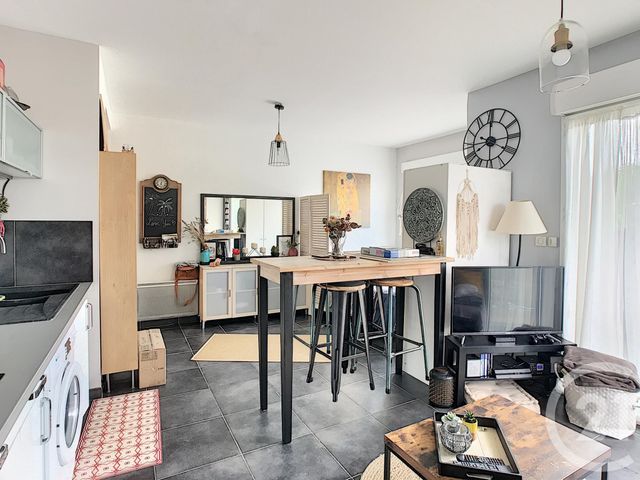 Appartement Studio &agrave; louer - 1 pi&egrave;ce - 33,29 m2 - Castelnau Le Lez - 34 - LANGUEDOC-ROUSSILLON