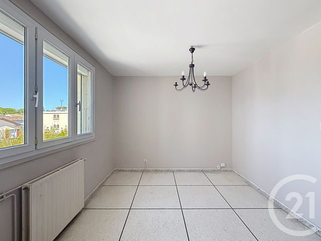 Appartement F3 &agrave; louer - 3 pi&egrave;ces - 76,96 m2 - Castelnau Le Lez - 34 - LANGUEDOC-ROUSSILLON