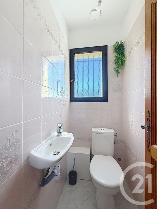 Appartement F4 &agrave; louer - 4 pi&egrave;ces - 76,53 m2 - St Gely Du Fesc - 34 - LANGUEDOC-ROUSSILLON