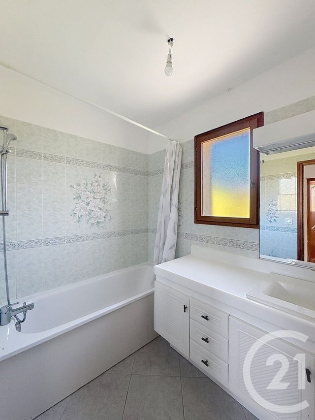 Appartement F4 &agrave; louer - 4 pi&egrave;ces - 76,53 m2 - St Gely Du Fesc - 34 - LANGUEDOC-ROUSSILLON