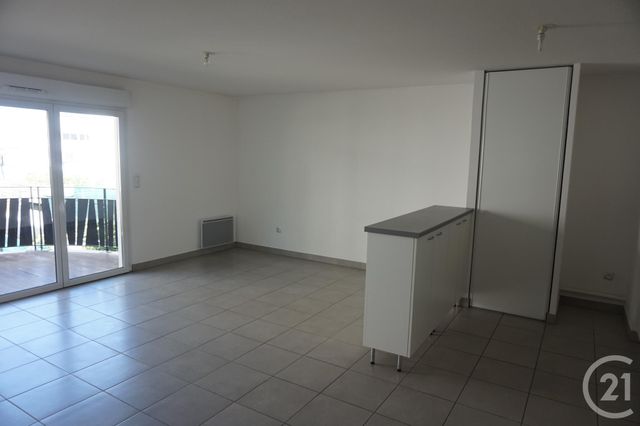 Appartement F3 &agrave; louer - 3 pi&egrave;ces - 64,90 m2 - Castelnau Le Lez - 34 - LANGUEDOC-ROUSSILLON