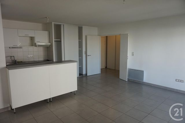 Appartement F3 &agrave; louer - 3 pi&egrave;ces - 64,90 m2 - Castelnau Le Lez - 34 - LANGUEDOC-ROUSSILLON