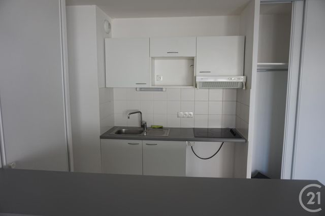 Appartement F3 &agrave; louer - 3 pi&egrave;ces - 64,90 m2 - Castelnau Le Lez - 34 - LANGUEDOC-ROUSSILLON