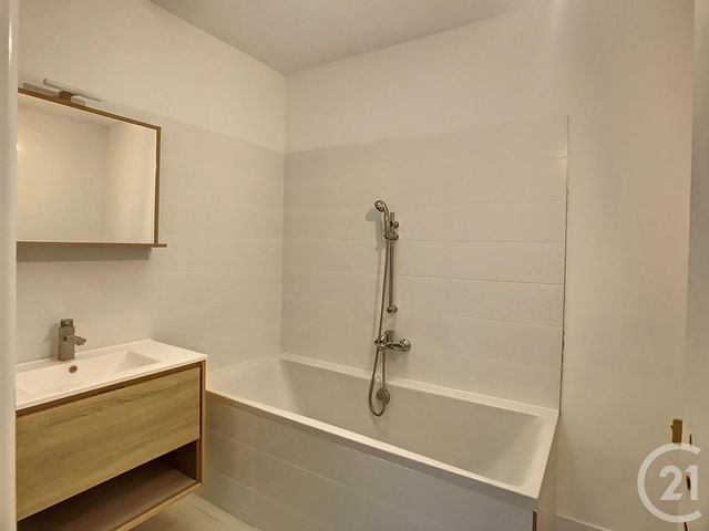 Appartement F4 &agrave; louer - 4 pi&egrave;ces - 87,10 m2 - Castelnau Le Lez - 34 - LANGUEDOC-ROUSSILLON