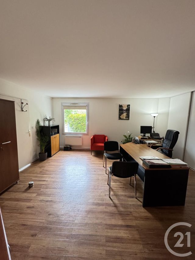 Local commercial à louer - 101.0 m2 - 91 - Essonne