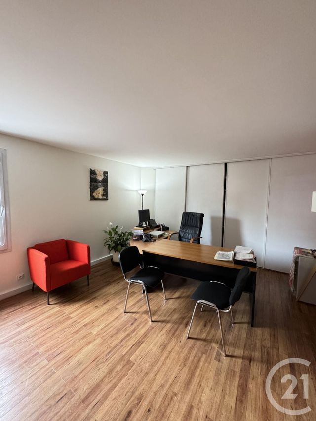 Local commercial à louer - 101.0 m2 - 91 - Essonne