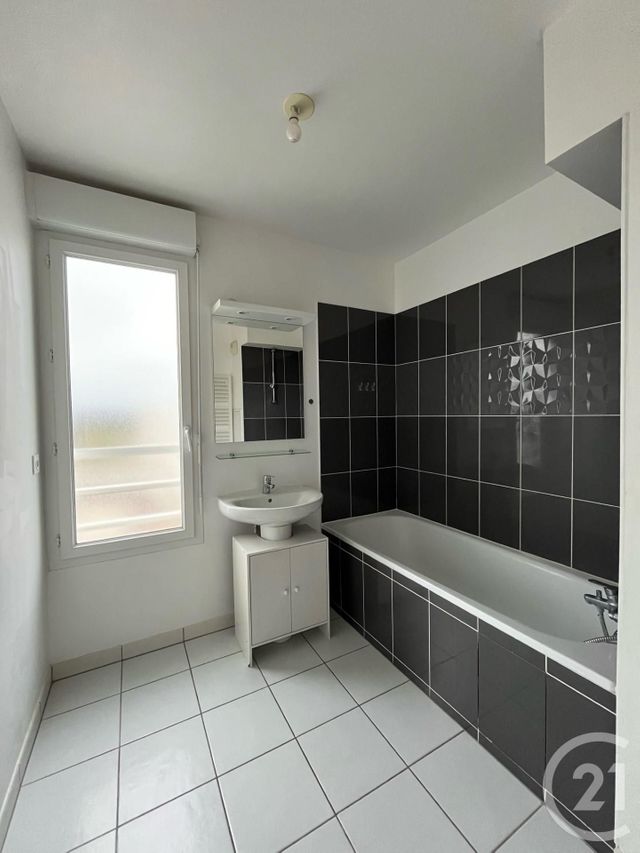 Appartement F3 &agrave; louer - 3 pi&egrave;ces - 60,10 m2 - Bretigny Sur Orge - 91 - ILE-DE-FRANCE