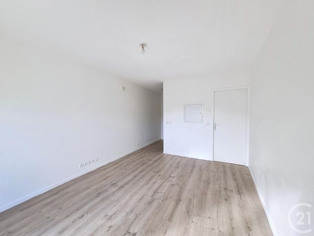 Appartement F1 &agrave; louer - 1 pi&egrave;ce - 23,44 m2 - Corbeil Essonnes - 91 - ILE-DE-FRANCE
