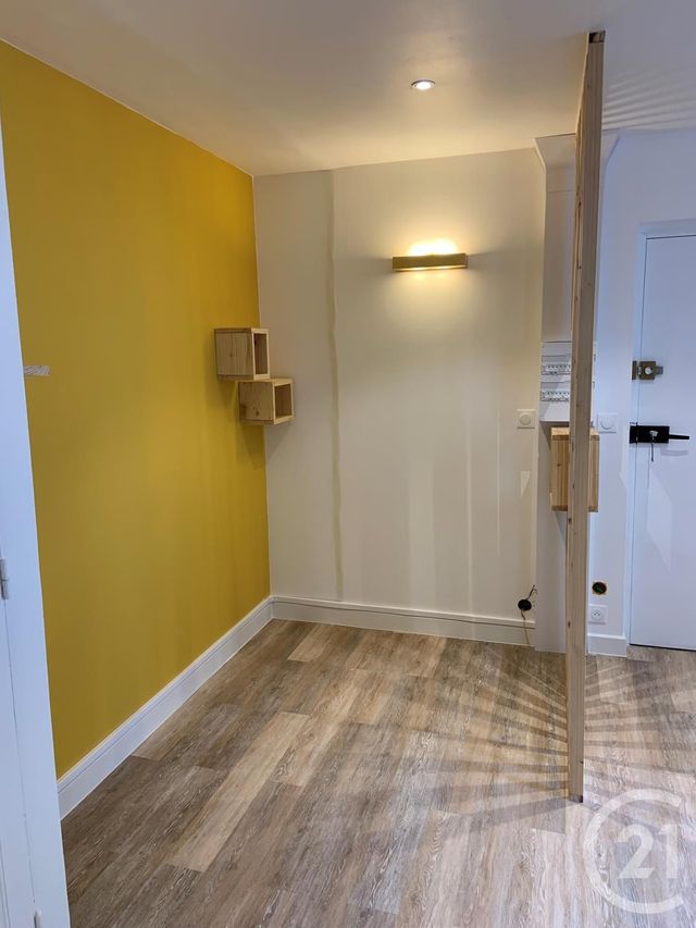 Appartement Studio &agrave; louer - 1 pi&egrave;ce - 20,46 m2 - Belley - 01 - RHONE-ALPES