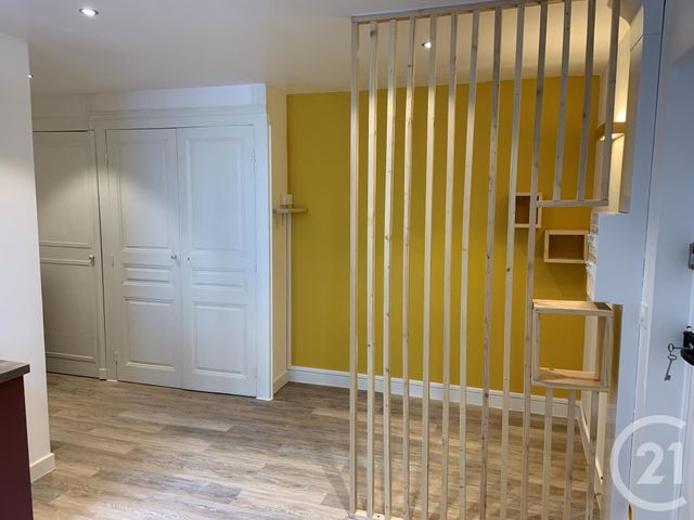 Appartement Studio &agrave; louer - 1 pi&egrave;ce - 20,46 m2 - Belley - 01 - RHONE-ALPES