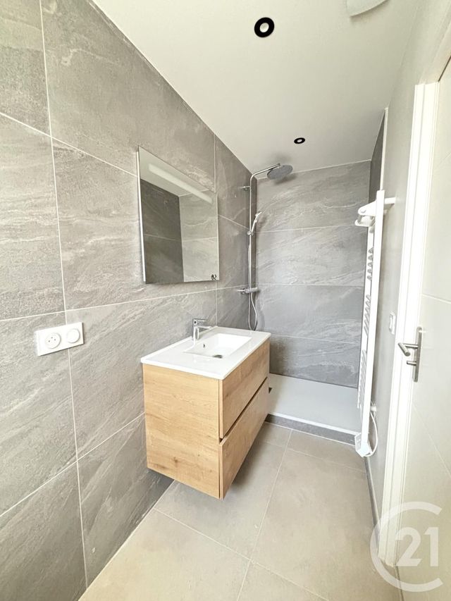 Appartement T3 &agrave; louer - 3 pi&egrave;ces - 49,76 m2 - Aix Les Bains - 73 - RHONE-ALPES