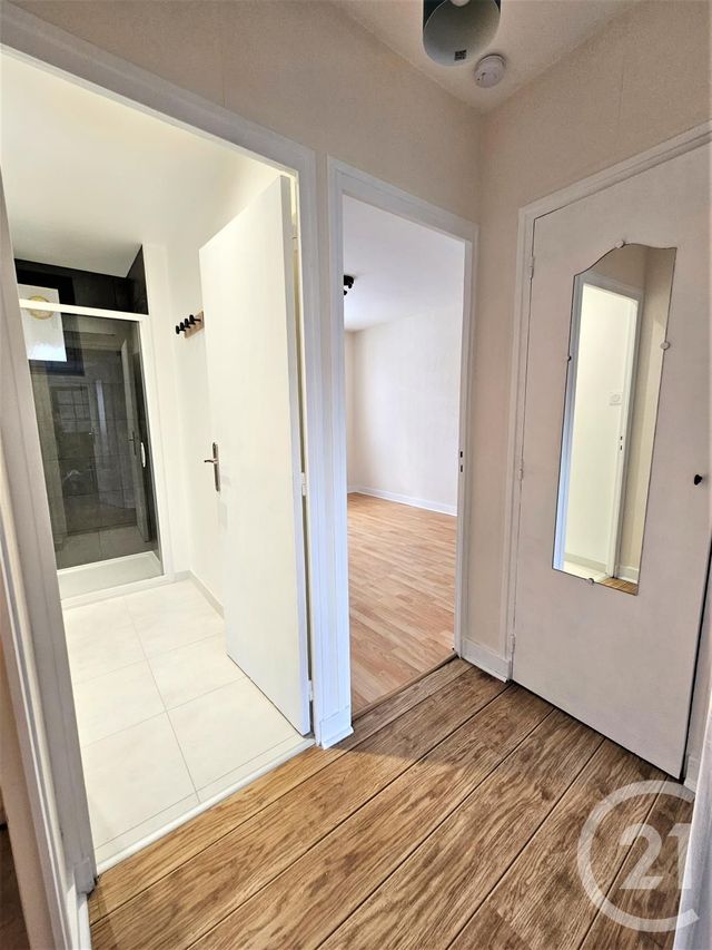 Appartement T3 &agrave; louer - 3 pi&egrave;ces - 63,07 m2 - Chambery - 73 - RHONE-ALPES