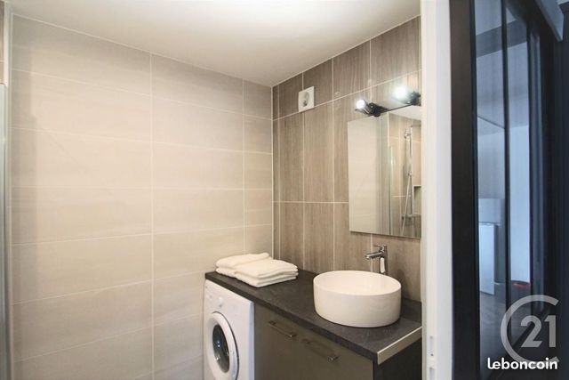 Appartement T3 &agrave; louer - 3 pi&egrave;ces - 61,35 m2 - Aix Les Bains - 73 - RHONE-ALPES