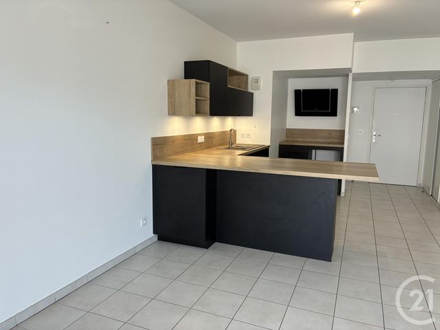 Appartement T3 &agrave; louer - 3 pi&egrave;ces - 65,40 m2 - Aix Les Bains - 73 - RHONE-ALPES
