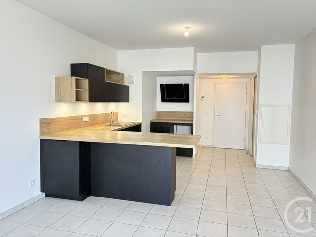 Appartement T3 &agrave; louer - 3 pi&egrave;ces - 65,40 m2 - Aix Les Bains - 73 - RHONE-ALPES