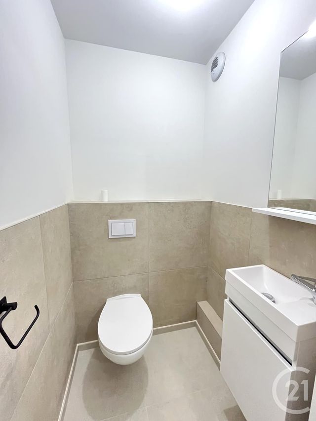 Appartement T3 &agrave; louer - 3 pi&egrave;ces - 72,12 m2 - Aix Les Bains - 73 - RHONE-ALPES