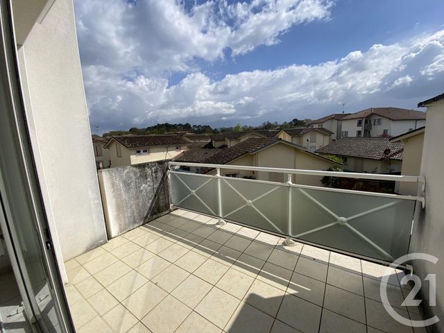 Appartement F3 &agrave; louer - 2 pi&egrave;ces - 61,37 m2 - Mont De Marsan - 40 - AQUITAINE