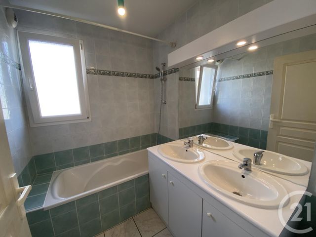 Appartement F3 &agrave; louer - 2 pi&egrave;ces - 61,37 m2 - Mont De Marsan - 40 - AQUITAINE